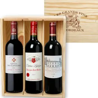 3 grands crus de bordeaux dans une caisse bois traditionelle