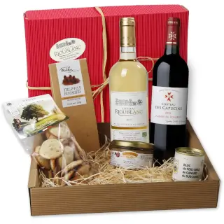 coffret et bouteilles de bordeaux bio, foie gras et gourmandises